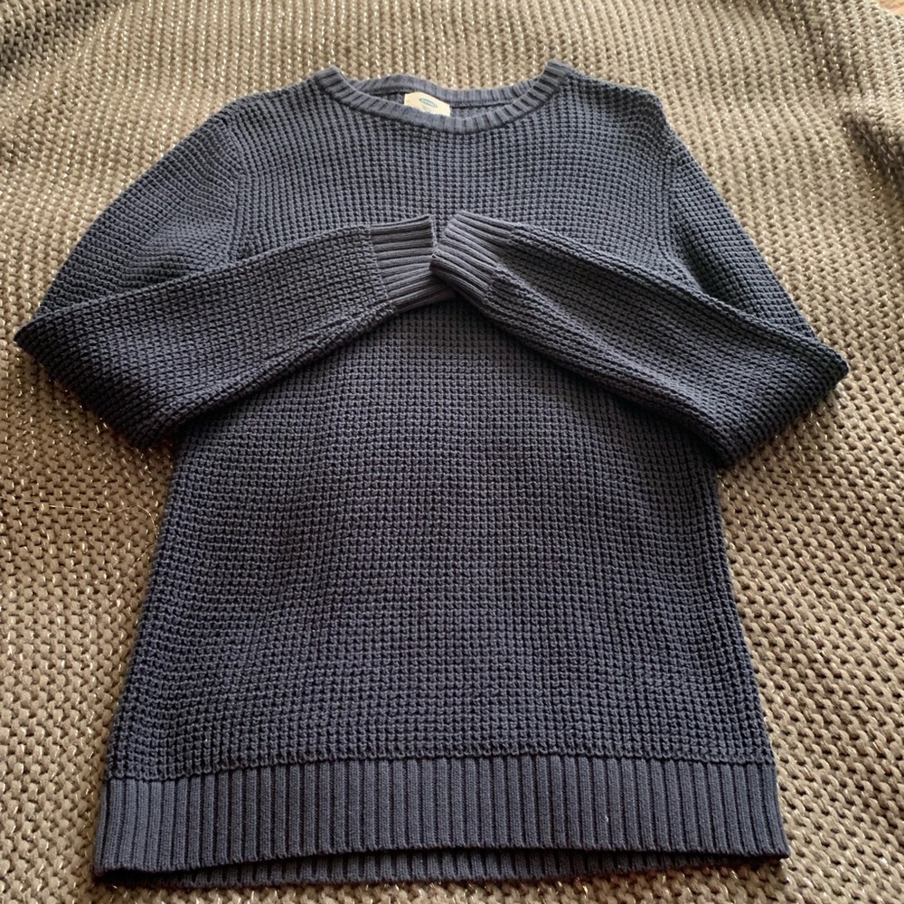Old navy crew neck sweater!